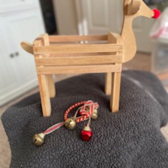 Handmade WOODEN REINDEER PLANTER BOX - Picture 2 of 7